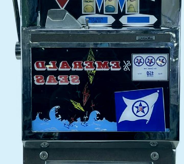 Jessica Weaver Queen of the Seas slot machine