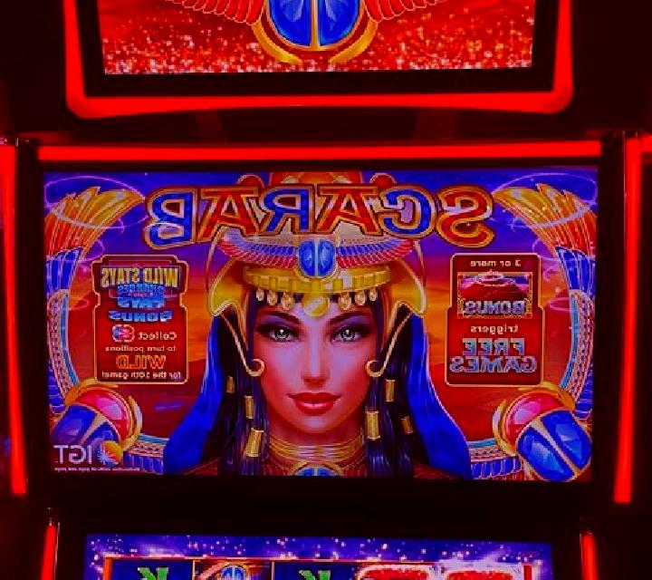Jewel Scarabs slot machine