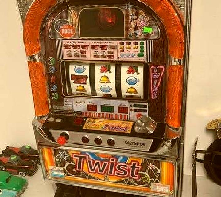 Jewel Twist slot machine