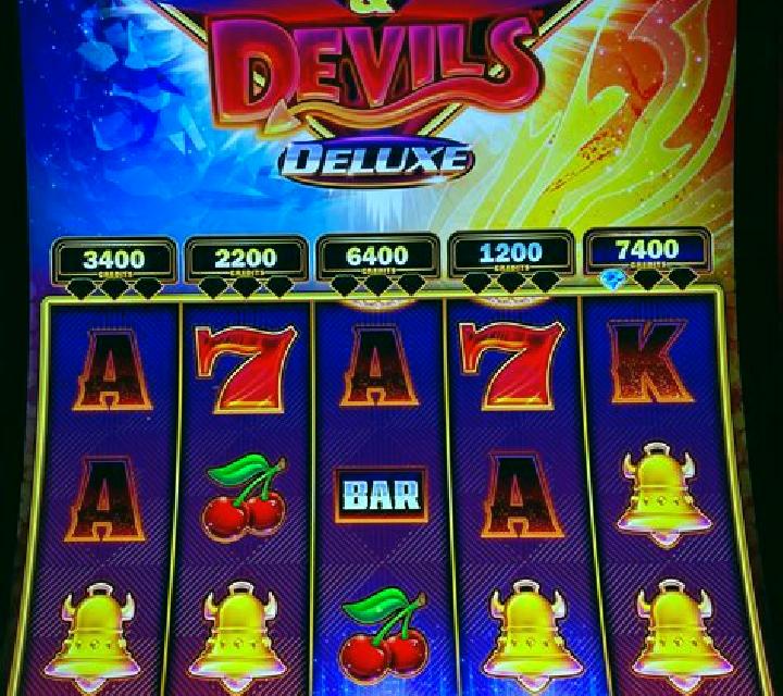 Jewelling Diamonds slot game