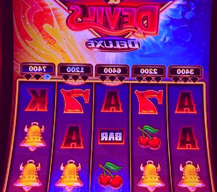 Jewels 4 All Deluxe slot machine
