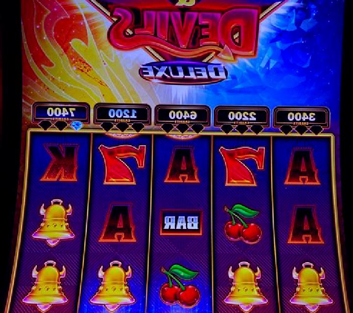 Joker 50 Deluxe slot machine