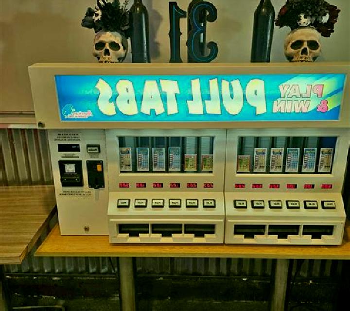 Jolly Roger Flag (Pull Tabs) slot machine