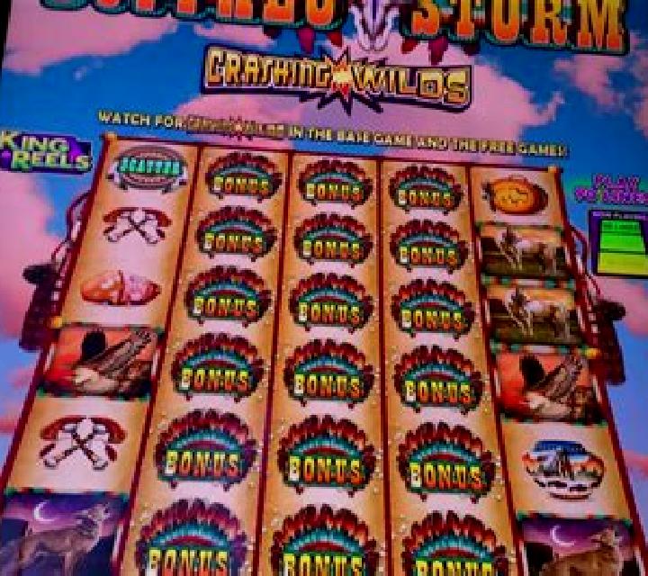 Juicy Storm slot machine