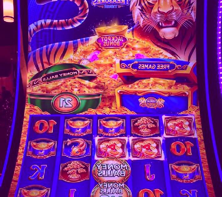 Karnak Treasure slot machine