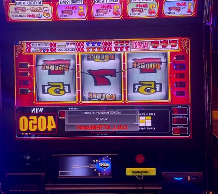 Kick It Multiplayer slot machine
