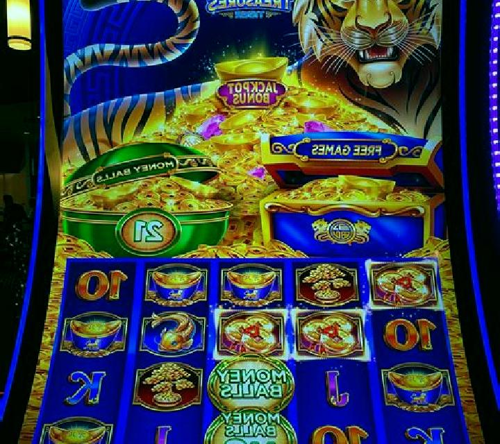 King Treasure slot machine