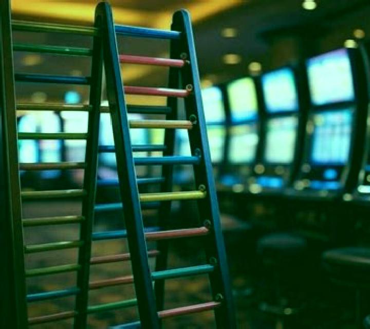 Ladder Climbing slot game
