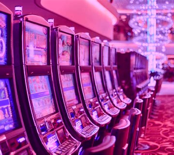 Lady of Parimatch slot machine
