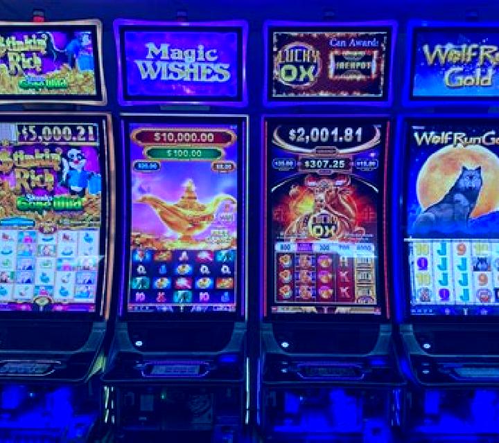 Lara Jones is Cleopatra 2 slot machine