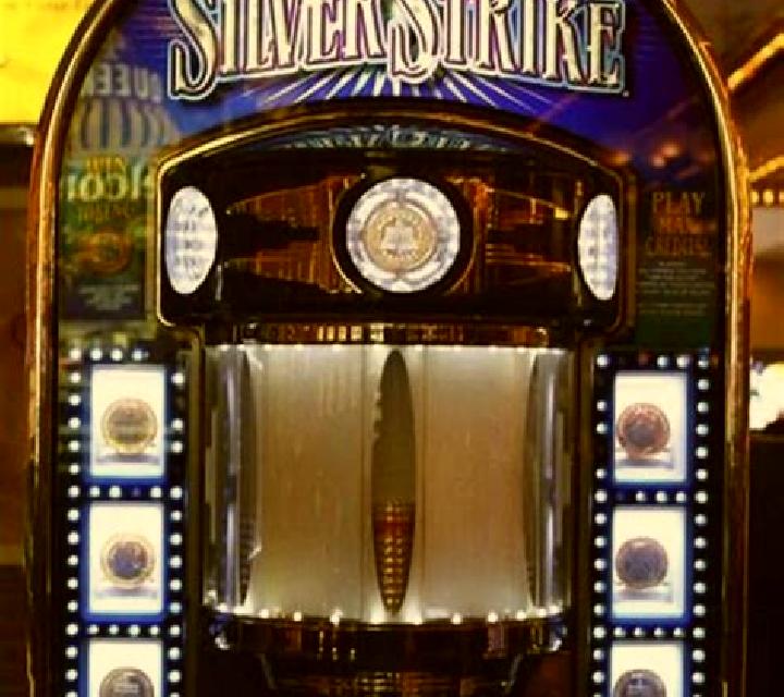 Le Striker slot machine