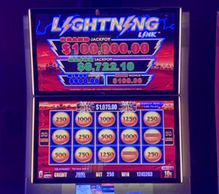 Lightning Hot slot machine
