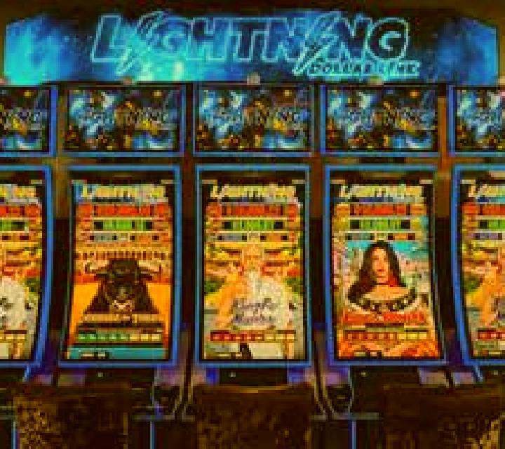 Lightning Respin 7 slot machine