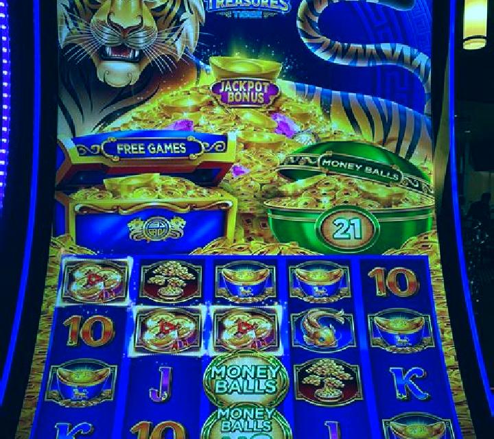 Lightning Tiger slot machine