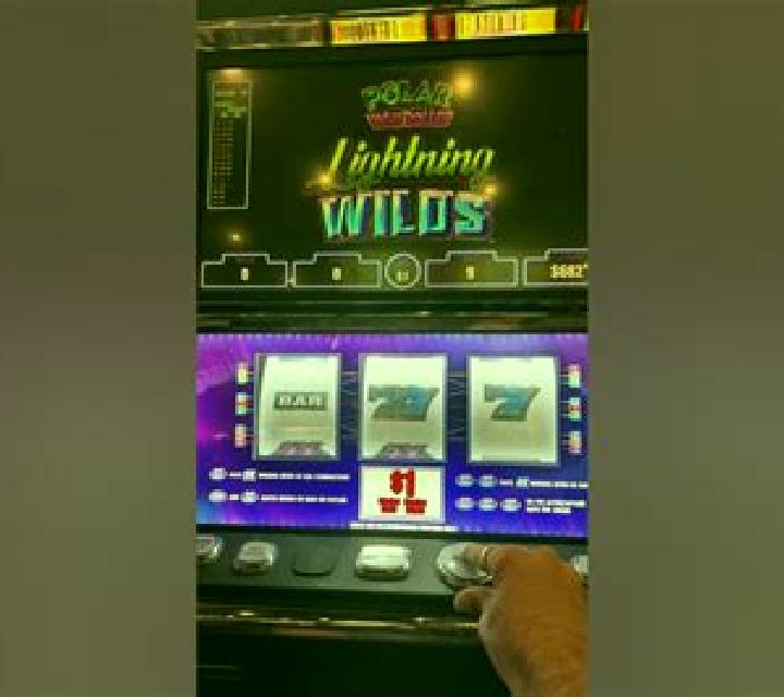 Lightning Wild slot