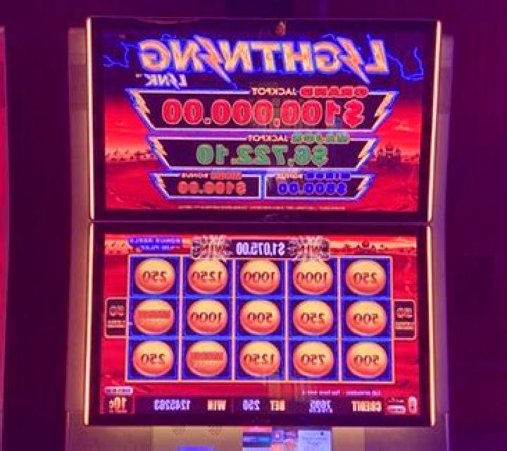 Lightning Wins online slot