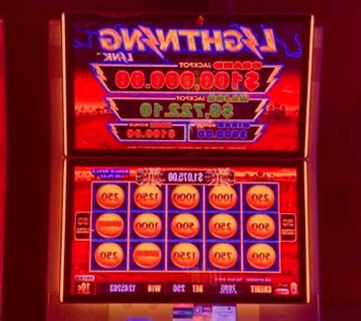 Lightning Wins slot
