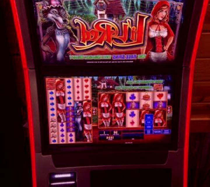 Lil Red slot machine