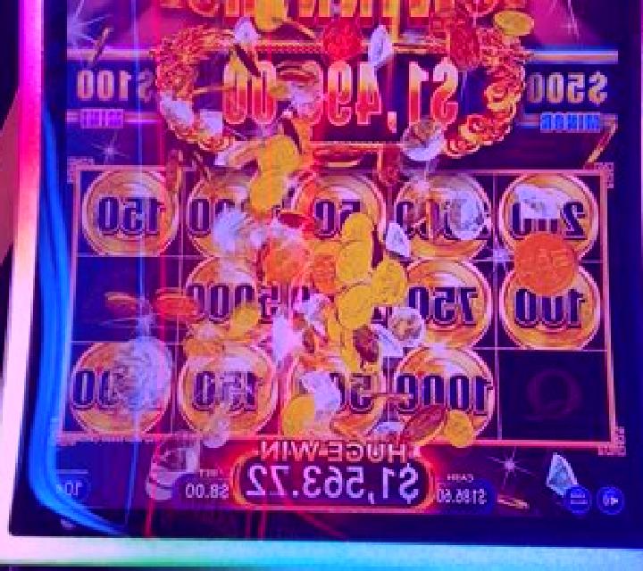 Lion Coins slot machine