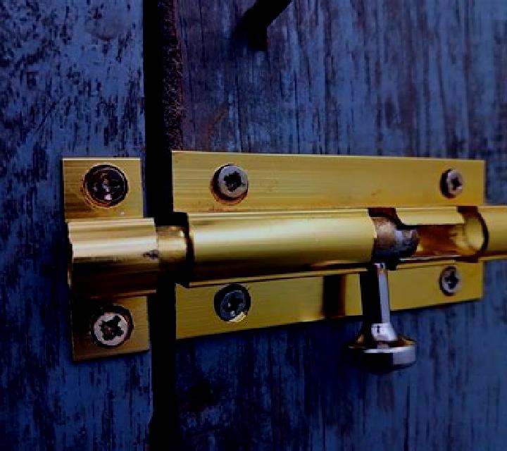 Lock on Gold slot