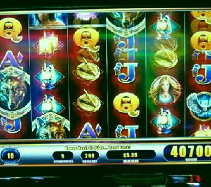 Lone Wolf slot machine