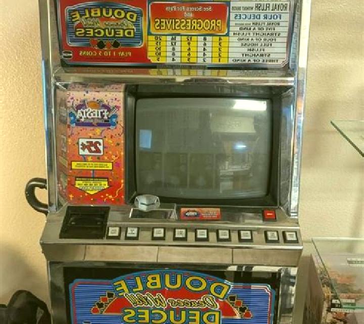 Loose Deuces slot machine