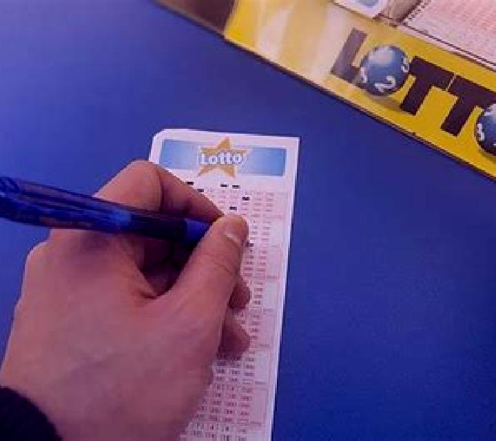 Lotto Express 5/35 Plus slot game