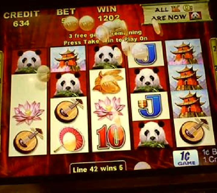 Lotus Panda slot machine