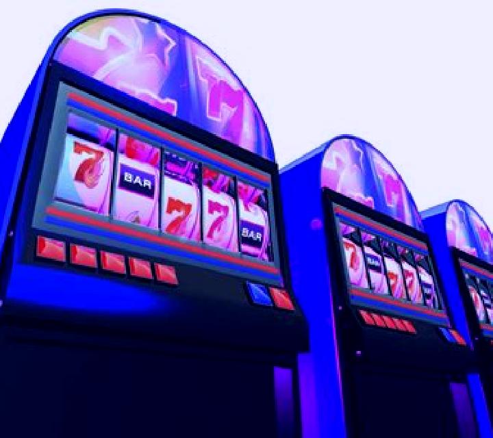 Love Island™ (Storm Gaming) slot machine