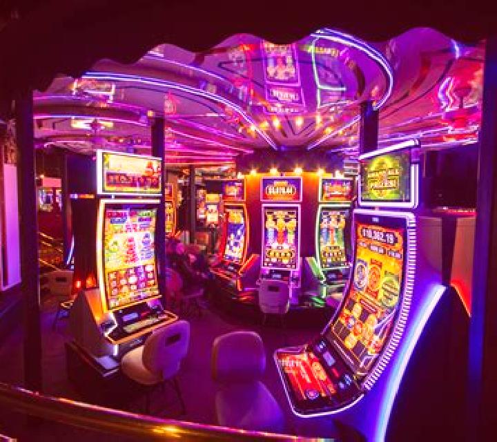 Lovely Experts slot game