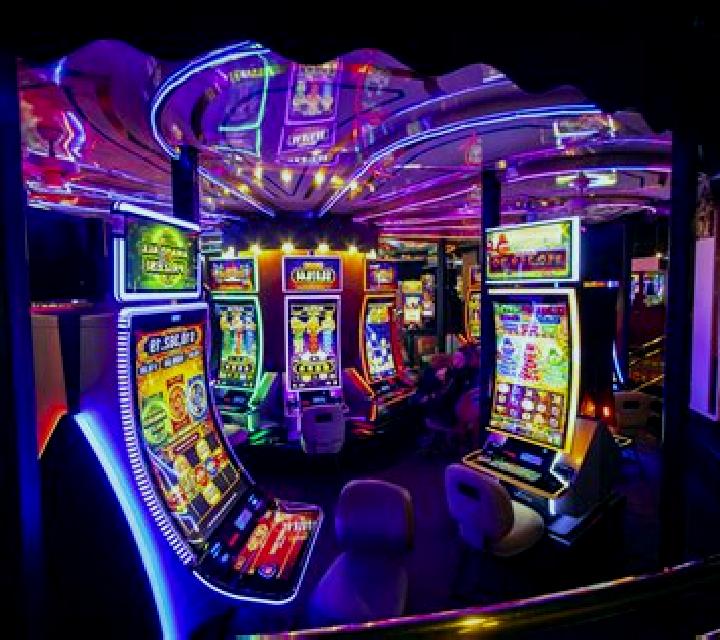 Lovely Experts slot machine