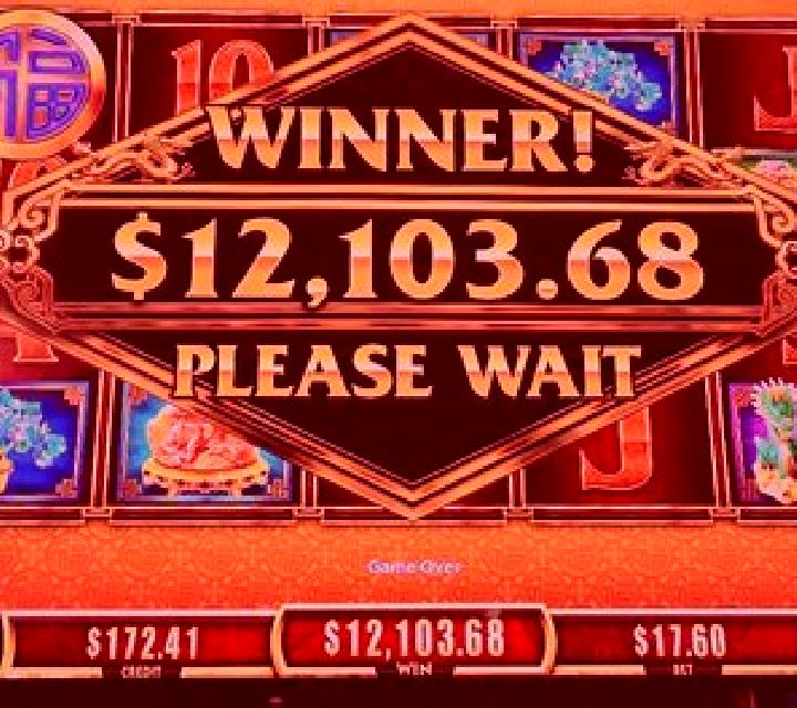Lovely Lady Deluxe slot game