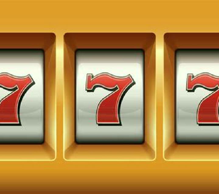 Lucky 77 slot machine