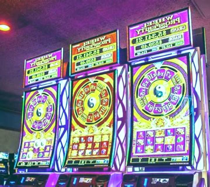 Lucky All-Stars 4 in 1 slot machine