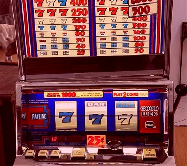 Lucky Blue slot machine