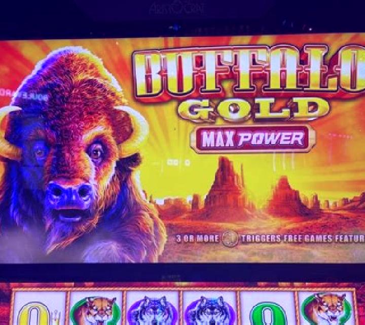 Lucky Buffalo Meagways slot machine