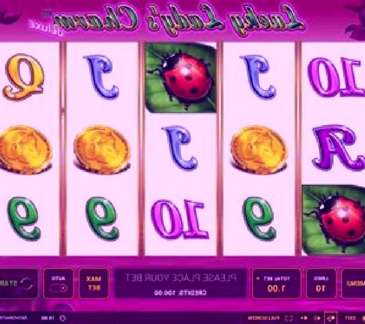 Lucky Camgirls Charm online slot