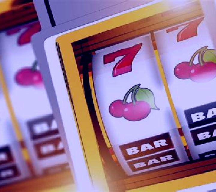 Lucky Card Layout slot machine