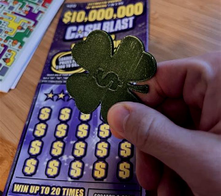 Lucky Clover Scratch online slot