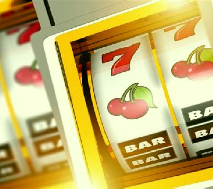 Lucky Crumbling slot machine