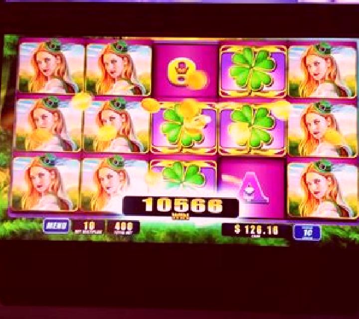 Lucky Ladies (Flipluck) slot machine