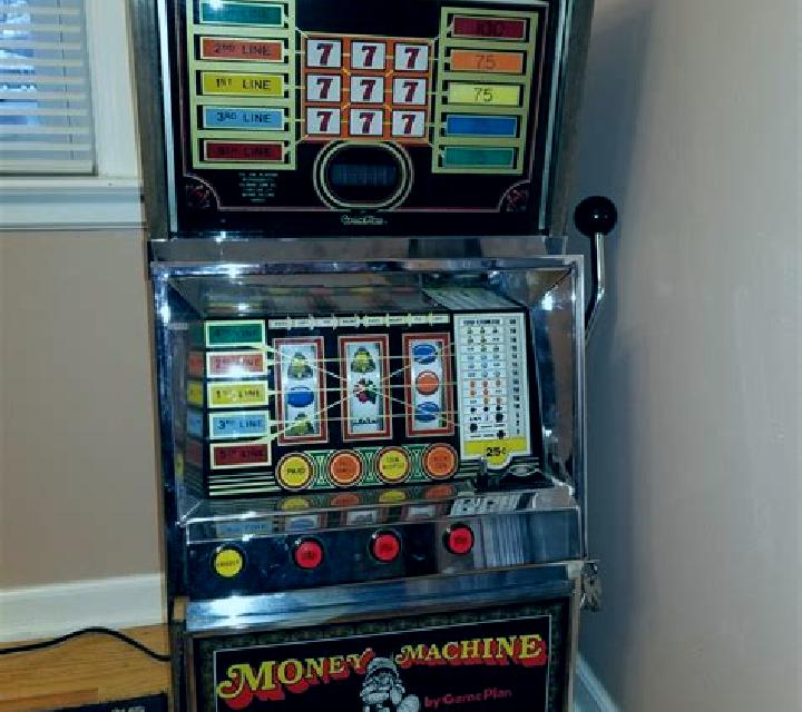 Lucky Leaves 9 Lines slot machine