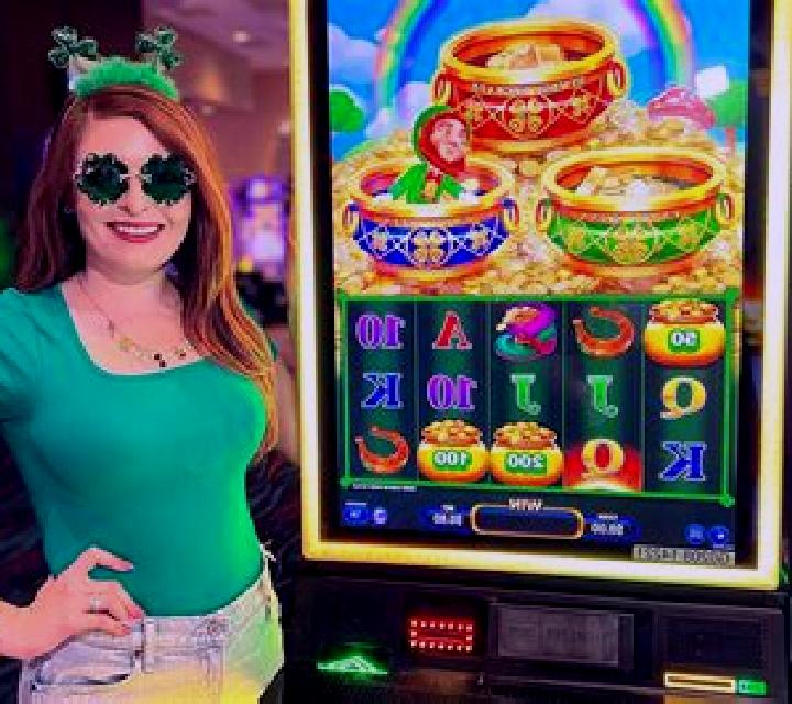 Lucky Leprechaun (Triple Profits Games) slot game