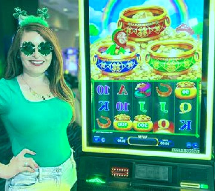 Lucky Leprechaun (Triple Profits Games) slot machine