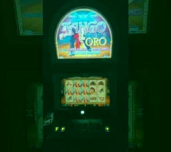 Lucky Tango slot machine