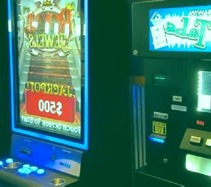 Luminous Rich (Pull Tabs) online slot