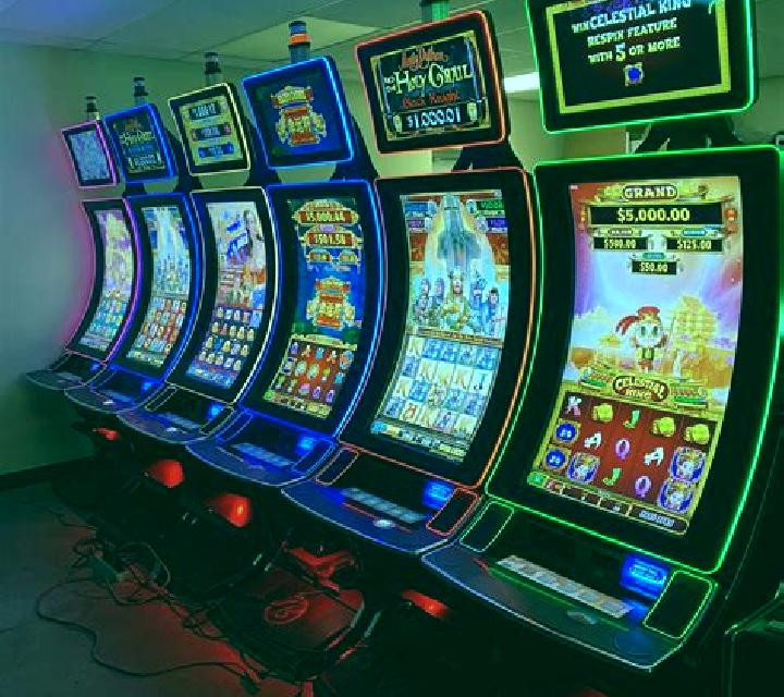 Luxurious World slot machine