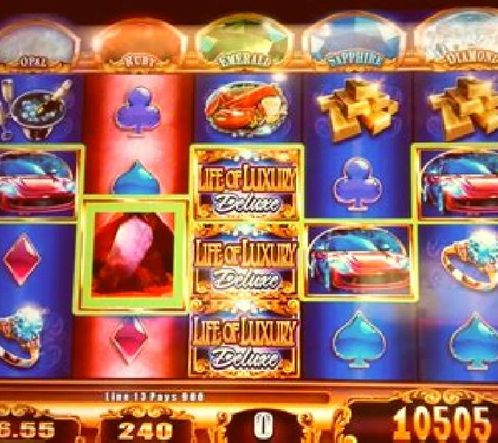Luxury slot machine
