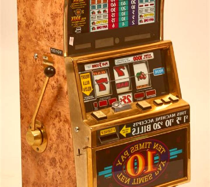 Luz de Draco 10 slot machine