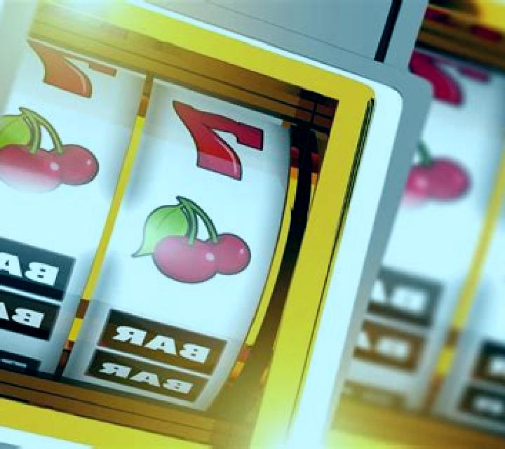 Luz de Draco 100/6 slot machine